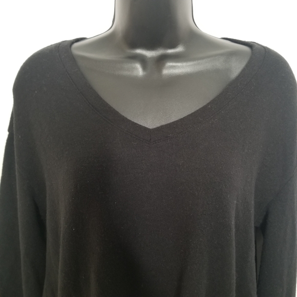 Cupcakes and Cashmere v neck loose fitting sweater Black Size XS - Picture 6 of 11